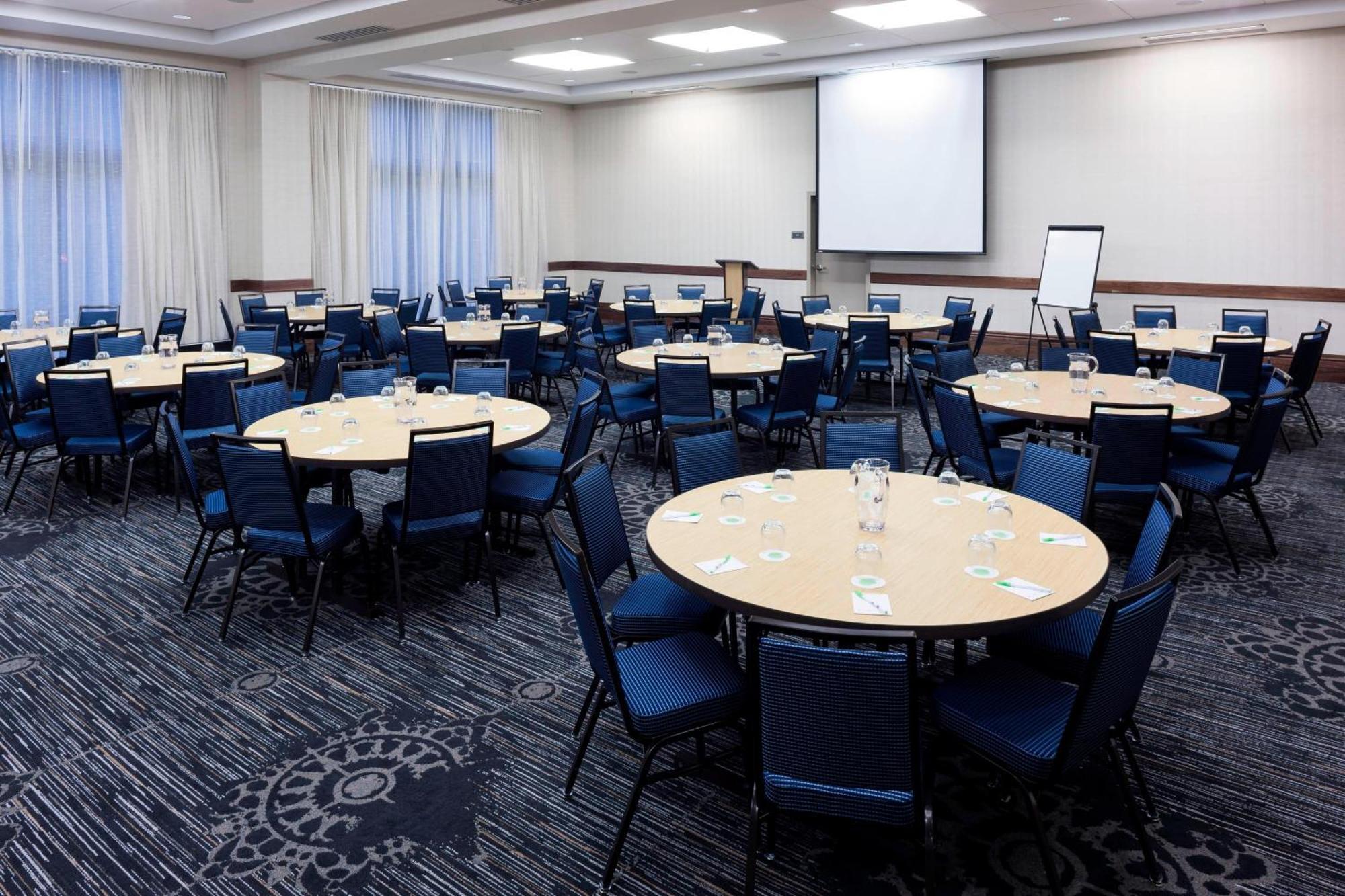 Courtyard By Marriott Richmond Downtown Hotel Екстериор снимка