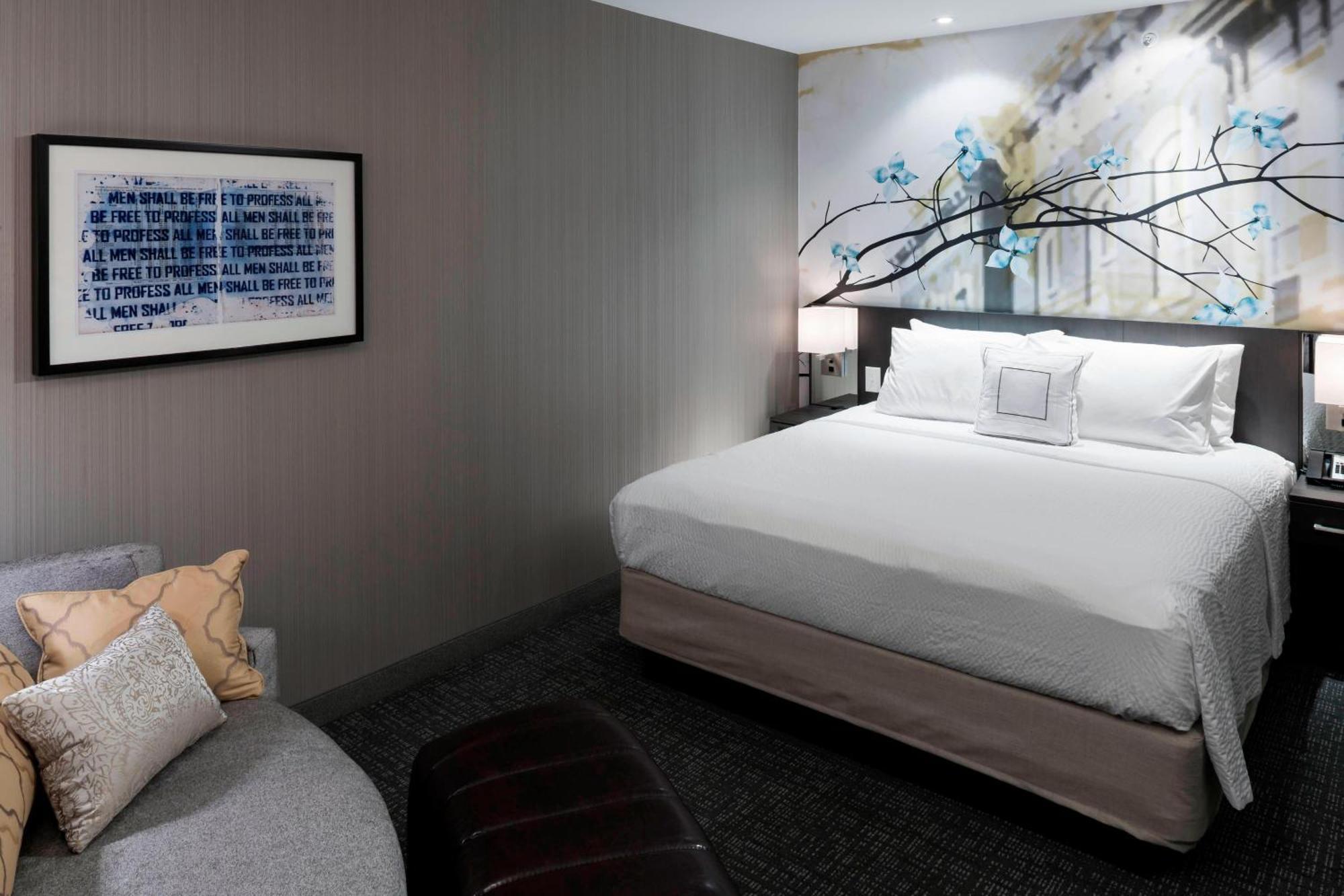 Courtyard By Marriott Richmond Downtown Hotel Екстериор снимка
